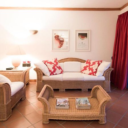 Spacious Villa In Jardim Do Golfe • Pool 奎特里拉 外观 照片