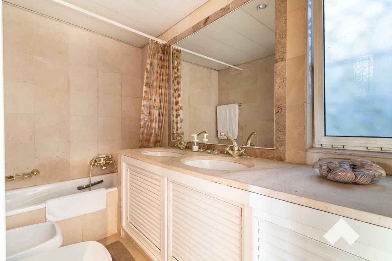 Spacious Villa In Jardim Do Golfe • Pool 奎特里拉 外观 照片